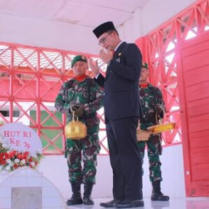 Peringati Hari Kemerdekaan RI ke-79, PJ Bupati Aceh Selatan, Cut Syazalisma S, STP laksanakan ziarah 