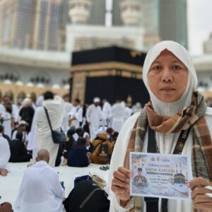 10 Tahun Mengajar Ngaji Tanpa Honor Tetap, Guru TK-TPA Ini Diberangkatkan Umrah Gratis oleh Kapolri