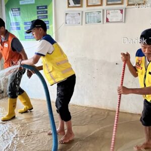 Pasca Banjir Padang 1,5 Meter, Kementerian PU Bantu Pulihkan Aktivitas Warga