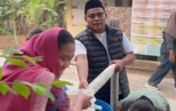 Anggota DPRD Lebak Salurkan 2.000 Liter Air Bersih untuk Warga Terdampak Kekeringan di Curugbitung