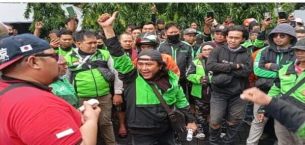 FRONTAL Jatim Dorong Potongan Komisi Aplikator Driver Online Maksimal 10 Per-sen