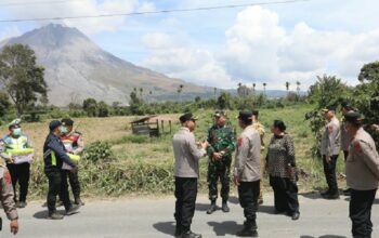 Kapolda Sumut Pantau Gunung Sinabung Pascatererupsi