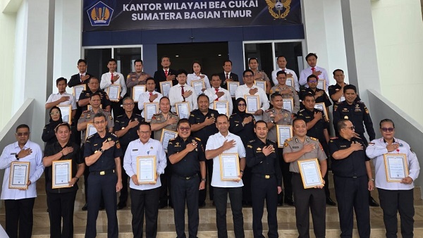 Kasat Narkoba Polres Sarolangun Wakili Polda Jambi Terima Apresiasi DJBC Sumatera Bagian Timur