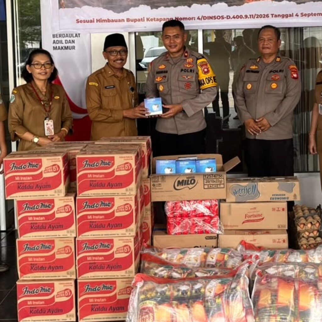 Polres Ketapang Salurkan Bantuan Sembako untuk Warga Terdampak Karhutla melalui Dinas Sosial