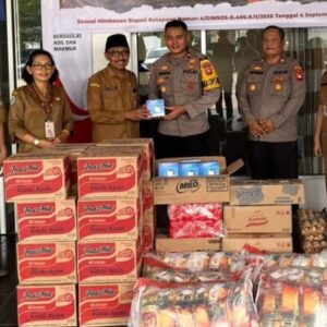 Polres Ketapang Salurkan Bantuan Sembako untuk Warga Terdampak Karhutla melalui Dinas Sosial