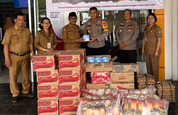 Polres Ketapang Salurkan Bantuan Sembako untuk Warga Terdampak Karhutla melalui Dinas Sosial