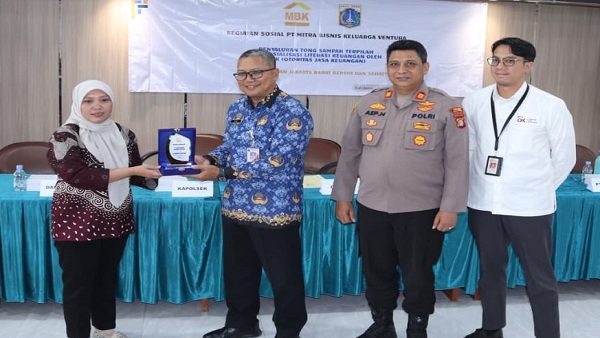 Polsek Kalideres Dukung Edukasi Literasi Keuangan dan Kepedulian Lingkungan