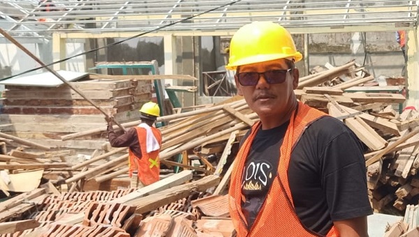Revitalisasi SDN 2 Bojongmanik Lebak Mencakup Ruang Kelas, UKS, Toilet, dan Turap