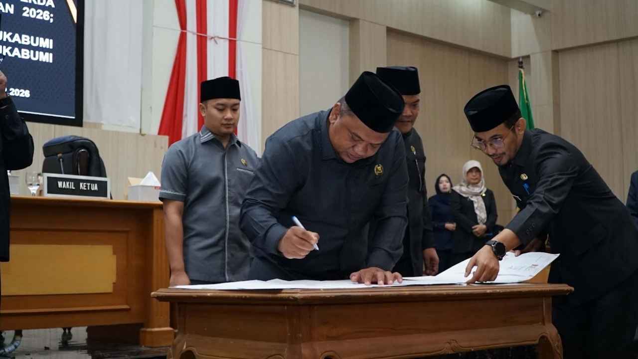 Suasana Rapat Paripurna DPRD Kabupaten Sukabumi saat menyepakati Perubahan APBD Tahun Anggaran 2026.