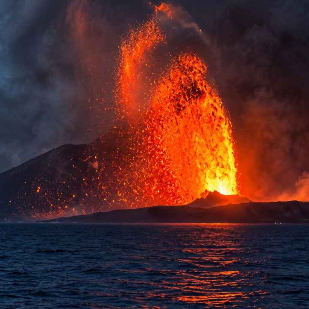 Gubernur Lampung Minta Warga Tetap Tenang Hadapi Erupsi Krakatau