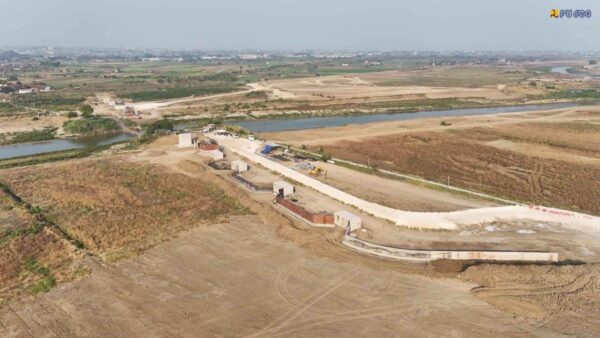 Jembatan Gantung Setrokalangan yang dibangun Kementerian PU di atas Sungai Wulan sebagai penghubung Kudus dan Demak.