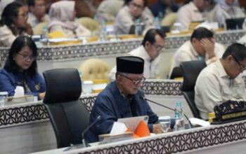 Proses pemulihan jalan dan jembatan nasional pascagempa di Nusa Tenggara Timur oleh Kementerian PU.