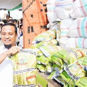 Gubernur Sulsel Salurkan Bantuan Pertanian Senilai Rp66 Miliar