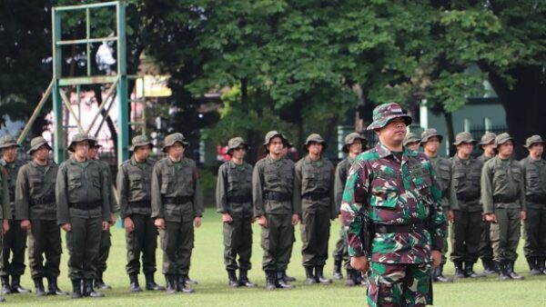 Pembentukan kedisiplinan dan karakter dari PEM Akamigas di Mako Yonif 410/Alugoro