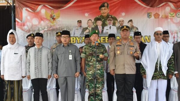 Dandim 0716 demak hadiri acara Kirab Bendera Merah Putih Sepanjang 1.000 Meter