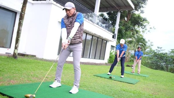Promosikan Makassar Kota Makan Enak, Danny Buka Turnamen Golf Amateur Open Series