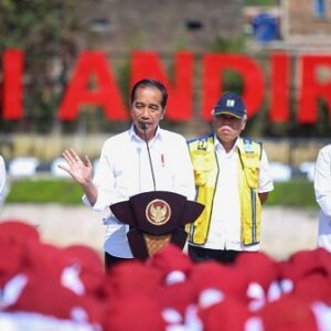 Urai Simpul Kemacetan Kota Bandung, Menteri Basuki Dampingi Presiden Jokowi Resmikan Flyover Kopo