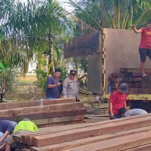 Polsek Bayung Lencir Polres Muba Amankan 2 Orang Pelaku Illegal Loging