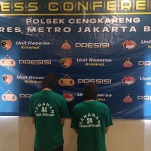 Unit Reskrim Polsek Metro Cengkareng berhasil membekuk dua orang tersangka curanmor