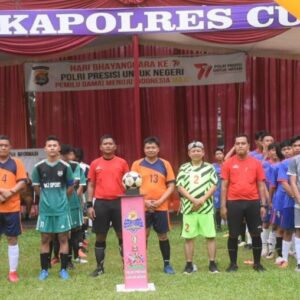 HUT ke 77 Bhayangkara, Bupati Lampung Timur beserta jajaran ikuti pertandingan Sepak Bola VS Polres