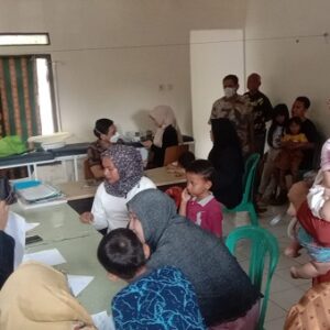 Camat dan Kepala Puskesmas Pelabuhanratu bergerak atasi fenomena penyakit gatal-gatal