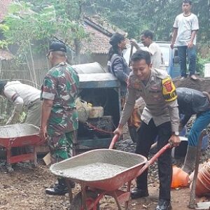 Soliditas TNI-Polri, Cek Pembangunan Jalan Desa Panaragan