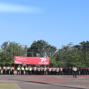 Didampingi Wakil Bupati dan pejabat Forkopimda, Kapolres Sukabumi pimpin Upacara Hari Bhayangkara ke-77