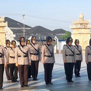 Peringati Hari Jadi ke 75, Polwan Polda Sumsel laksanakan upacara ziarah dan tabur bunga