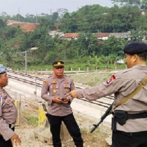 Pengamanan proyek kereta cepat Jakarta Bandung, Perosinil Polda Jabar larang warga dekati area berbahaya
