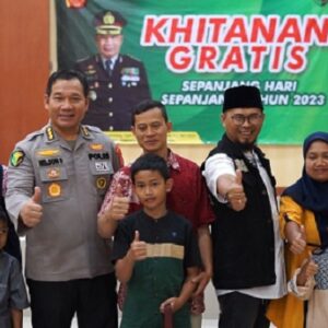 Dengan tag line Khitanan Gratis Sepanjang Hari Sepanjang Tahun, RS. Sartika Asih Gelar Khitanan Gratis