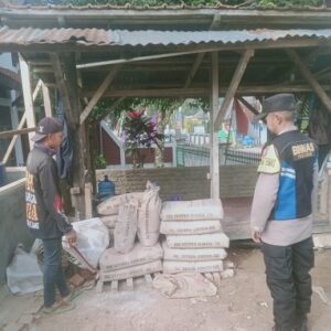 Laksanakan sambang Kamtibmas, Personel Polres Ciamis Polda Jawa Barat beri imbauan bahaya TPPO