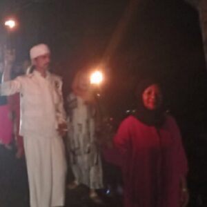 Lampu PJU Mati, Warga Kampung Batu Sapi Palabuhanratu Pasang Obor di Sepanjang Kawan Cagar Alam