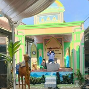 Kades Cirinten hadiri Maulid Nabi Muhammad SAW di Kampung Dungkuk