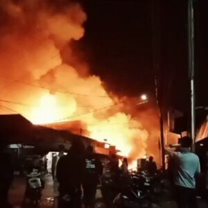 Simeulue berduka, Puluhan Ruko dilalap Si Jago Merah