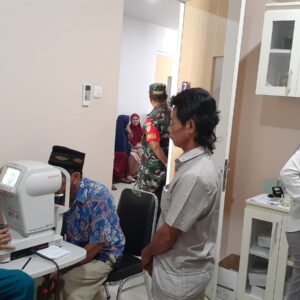 LAZ Keluarga Besar PLTU 2 Labuan Banten gelar kegiatan sosial pengobatan katarak gratis