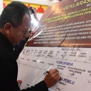 Kunjungi Metro, Ketua DPRD Lampung Ikut Tandatangani Deklarasi Pemilu Damai 2024