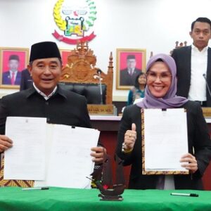 Gelar Rapat Paripurna Ranperda, DPRD Sulsel dan Pemprov Sulsel sepakati Dua Ranperda