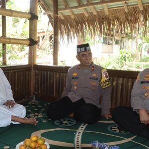 Giat cooling system jelang Pemilu, Kapolres sukabumi dan jajaran silaturahmi ke Pesantren Yatim Piatu dan Dhuafa