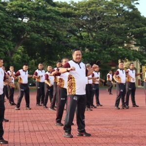 Jaga kebugaran tubuh, Kapolda Aceh olahraga bersama para personel