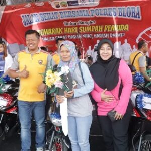 Meriahkan Hari Sumpah Pemuda, Polres Blora Gelar Jalan Sehat