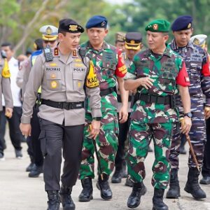 Bersama Pangdam II Sriwijaya, Kapolda Sumsel pimpin apel siaga persiapan kedatangan Presiden