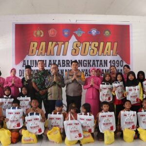 Bakti Sosial ABRI Angkatan 1990, Polres Toba Berbagi ke Panti Asuhan