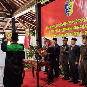Bupati Demak Lantik 54 Kepala Desa Hasil Pilkades Serentak Tahap II