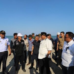 Tinjau Pelabuhan Pattiro Bajo, Pj. Gubernur Sulsel : Teluk Bone adalah raksasa yang sedang tidur