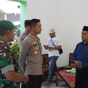 Pastikan Kelancaran Pilkades Serentak 2023, Kapolres Pasuruan Cek Tempat Pemungutan Suara (TPS)