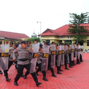 Sat Samapta Polres Toba menggelar pelatihan pengendalian massa