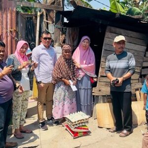 Hidup di bawah garis kemiskinan, sepasang kakek dan nenek dapat kunjungan dari Idris Rate