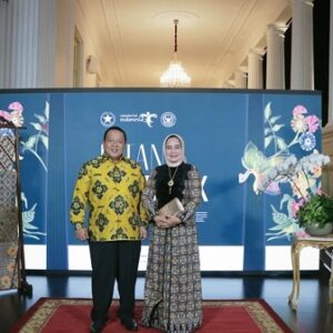 4.380 Undangan, Gubernur Arinal Bersama Ketua TP. PKK Provinsi Lampung Hadiri Acara “Istana Berbatik”