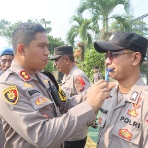 Jaga penampilan, Kapolres Sukabumi cek sikap dan tampang personil