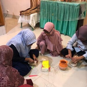 Dorong Kerajinan Berdaya Saing, Disperindag – Dekranasda Sulsel Lakukan Pendampingan Teknis Diversifikasi Kerajinan